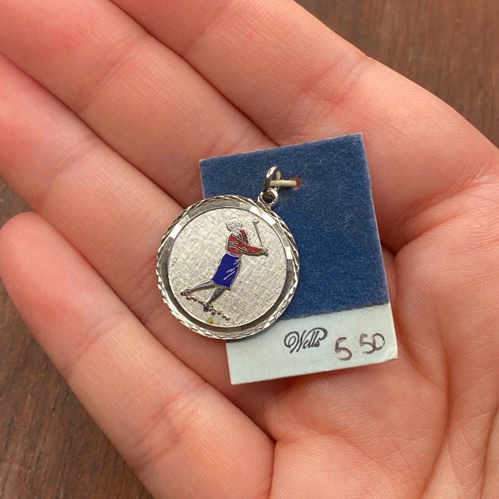Vintage Wells 925 Sterling Silver Enamel Female Golfer Round Pendant Charm